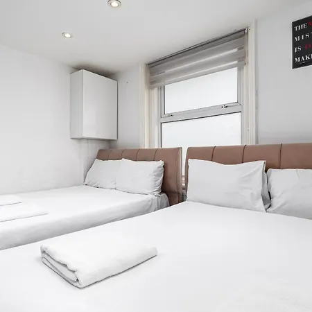 Whitechapel Grand-3